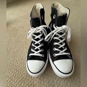 Women’s Size 9 Black Converse Chuck Taylor Platform High Top